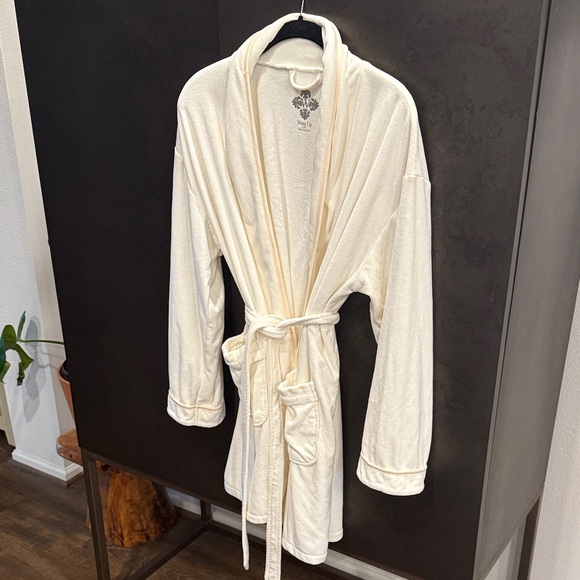 Elegant Cream Women's Robe Bride - Picture 1 of 6